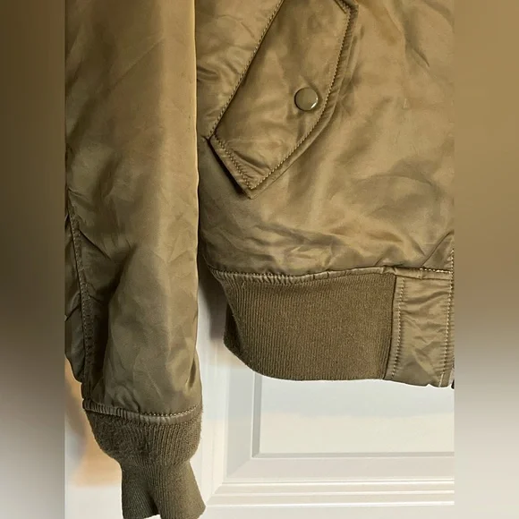 ALPHA INDUSTRIES MA-1 Reversible Bomber Jacket in Sage Green Size Small Slim Fit - Picture 6 of 15